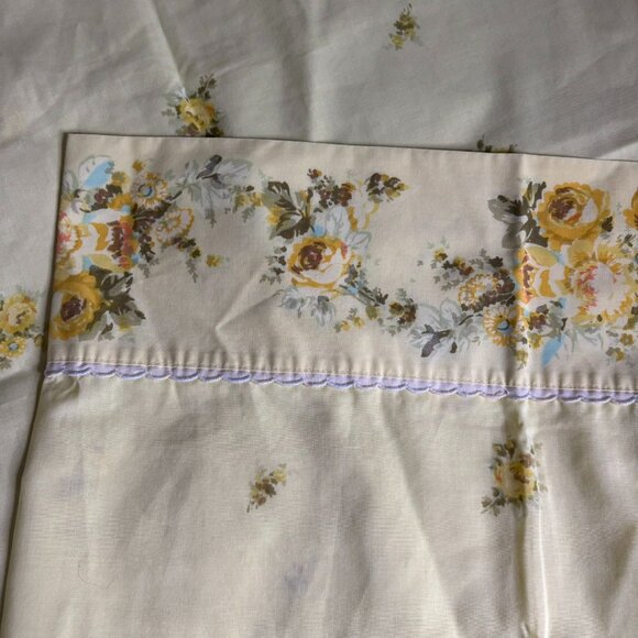 Vintage King Size Pillowcase Perma Prest Floral Yellow White Cotton Poly Blend - Picture 3 of 5
